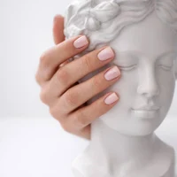 Маникюр и педикюр